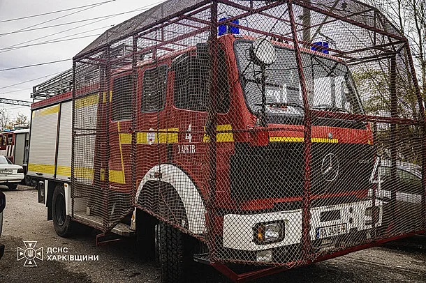 В Харькове из-за удара загорелся электропоезд (фото, видео) В Харькове из-за удара загорелся электропоезд (фото, видео)