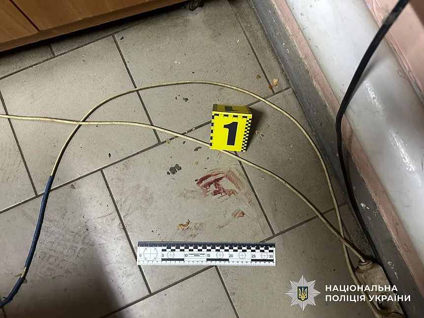 В Николаевской области мужчина ударил незнакомца ножом в грудь после ссоры у кассы В Николаевской области мужчина ударил незнакомца ножом в грудь после ссоры у кассы