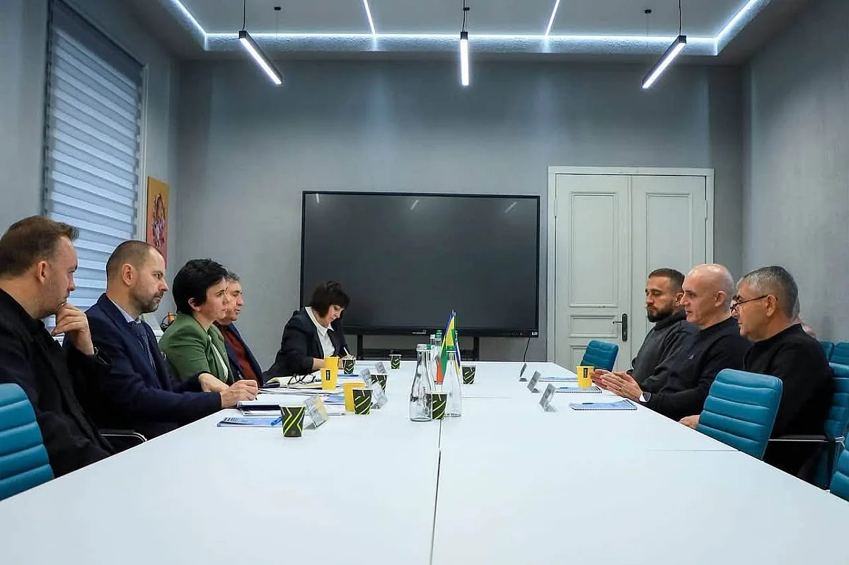 Николаев обсудил с послом Литвы подготовку к зиме и поддержку городской инфраструктуры Николаев обсудил с послом Литвы подготовку к зиме и поддержку городской инфраструктуры