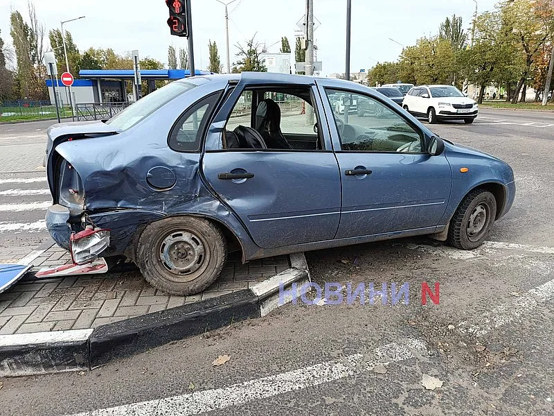 На проспекті у Миколаєві сталися дві ДТП: постраждало двоє людей, рух труднощів На проспекті в Миколаєві сталися дві ДТП: постраждали двоє людей, рух утруднений