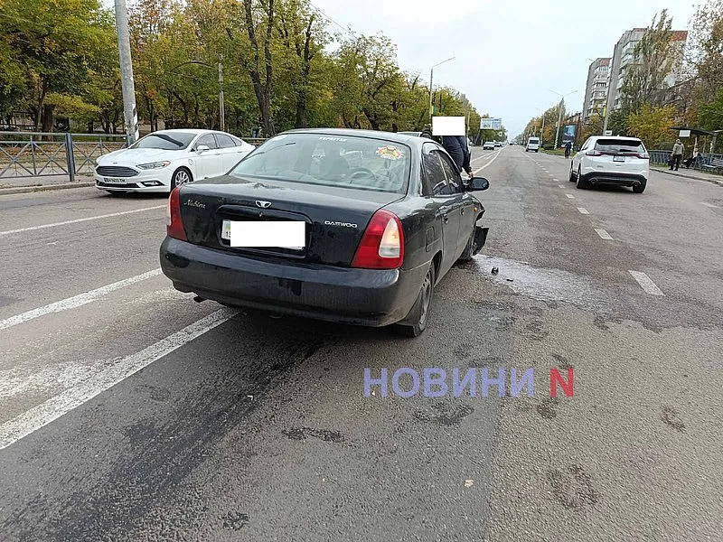 На проспекті у Миколаєві сталися дві ДТП: постраждало двоє людей, рух труднощів На проспекті в Миколаєві сталися дві ДТП: постраждали двоє людей, рух утруднений
