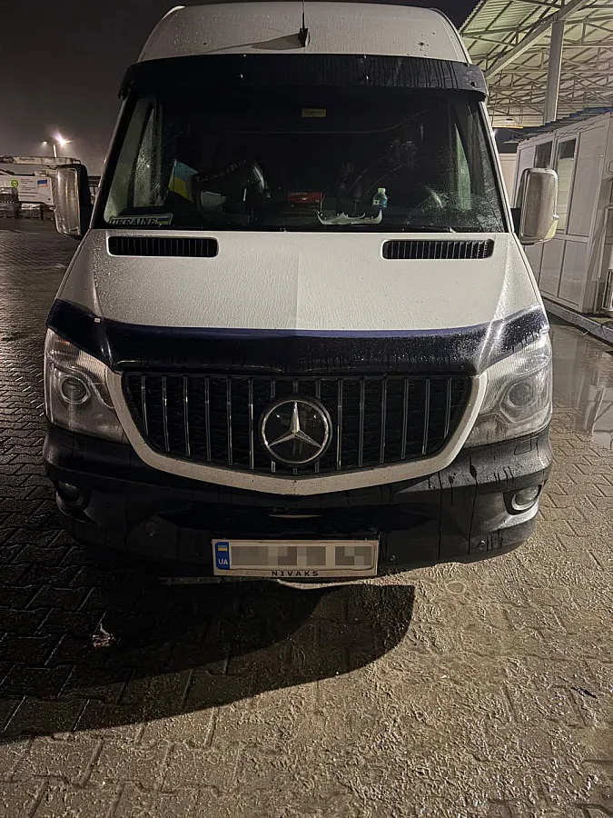 В автомобиле, направлявшемся из Украины в Турцию, обнаружили более $270 тысяч, спрятанных в носках В автомобиле, направлявшемся из Украины в Турцию, обнаружили более $270 тысяч, спрятанных в носках