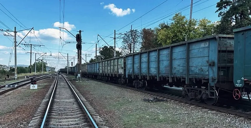 На Київщині підлітка вдарило струмом на даху електрички На Київщині підлітка вдарило струмом на даху електрички