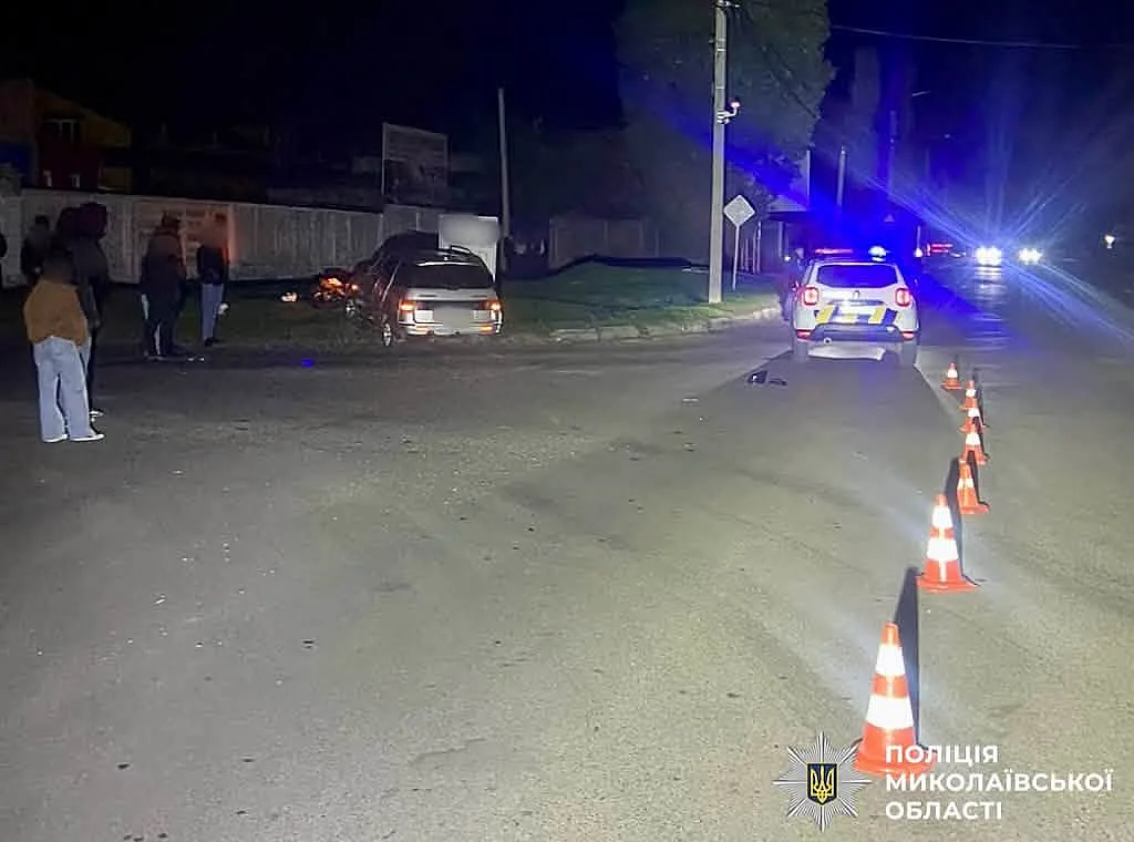 В Первомайске в ДТП с легковушкой пострадали два подростка на мотоцикле В Первомайске в ДТП с легковушкой пострадали два подростка на мотоцикле
