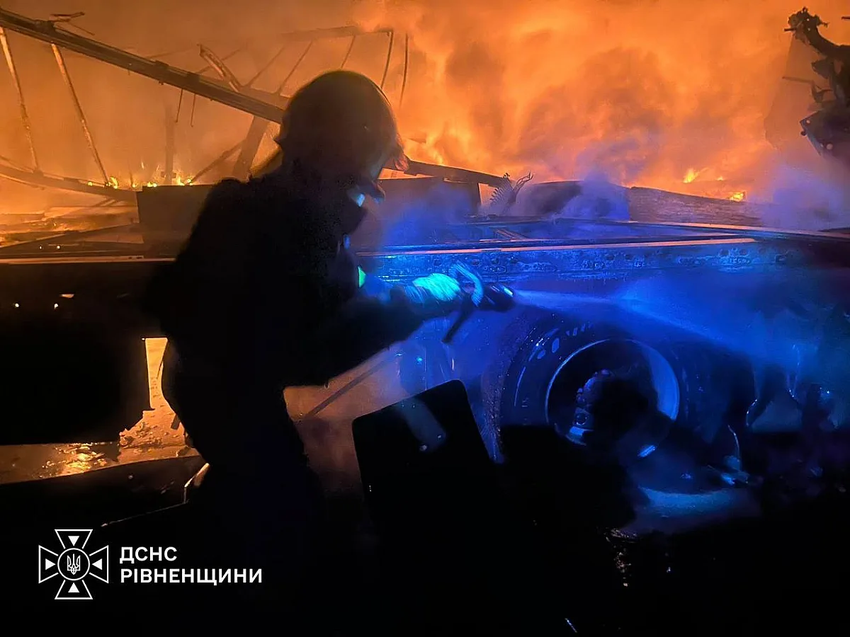 Россия атаковала гражданское предприятие в Ровенской области: погиб мужчина Россия атаковала гражданское предприятие в Ровенской области: погиб мужчина