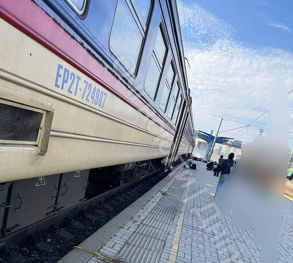 В Днепре российский дрон атаковал электропоезд: погибли 13 человек В Днепре российский дрон атаковал электропоезд: погибли 13 человек