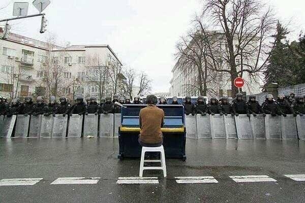 На николаевском майдане хотят установить фортепиано