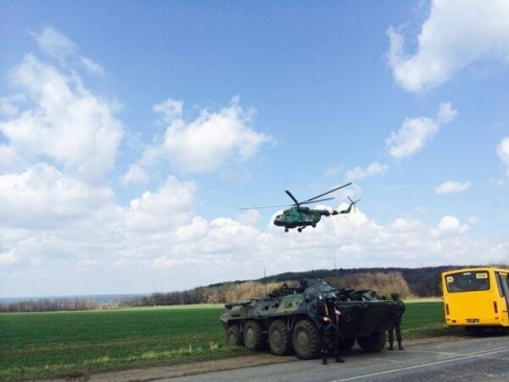Очевидцы говорят, что в Славянск вошли 20 БТРов и 500 военных