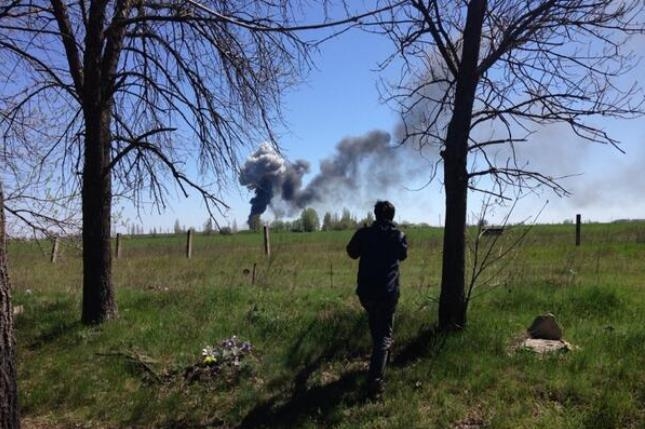 В результате утренних событий в аэропорту Краматорска уничтожены вертолет Ми-8 и самолет Ан-2