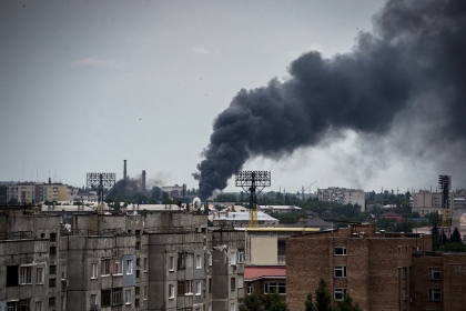 СМИ сообщают об атаке авиации на пригород Луганска