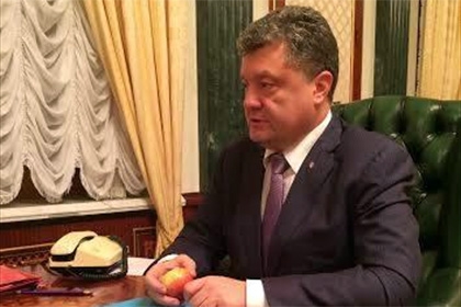 Порошенко поддержал польскую акцию «Съешь яблоко назло Путину»