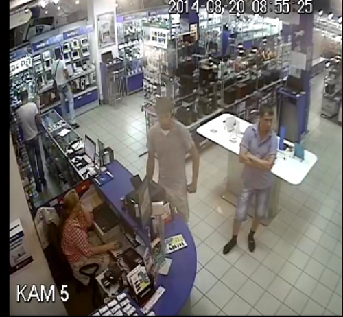 В Николаеве разыскивают мужчин, которые украли банковскую карту ФОТО, ВИДЕО