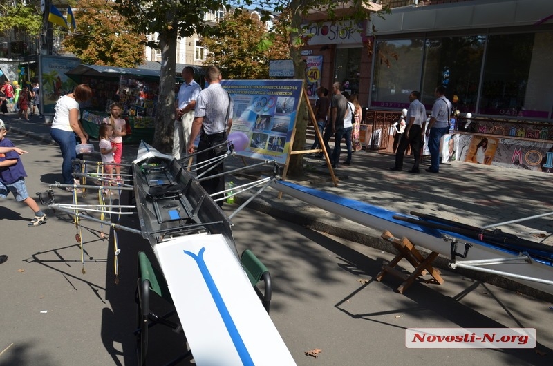 В Николаеве празднуют день города: на Советской танцы, песни, бокс и ярмарки РЕПОРТАЖ