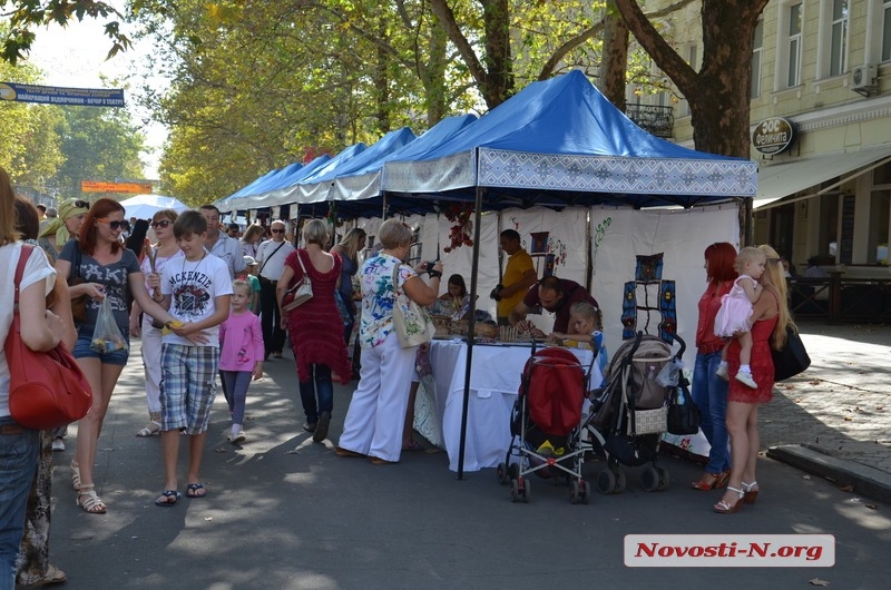 В Николаеве празднуют день города: на Советской танцы, песни, бокс и ярмарки РЕПОРТАЖ