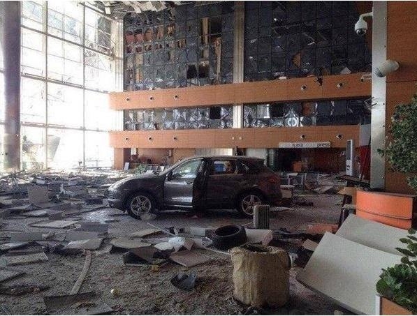 Донецкий аэропорт после обстрелов. ФОТО