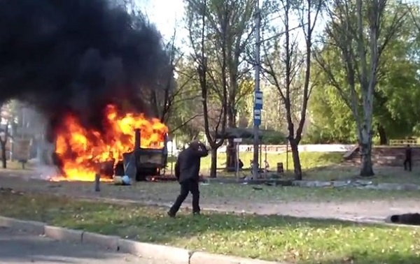 В Донецке снаряды попали в школу и маршрутку: 10 человек погибли