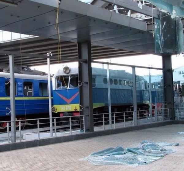В Донецке обстреляли железнодорожный вокзал ФОТО