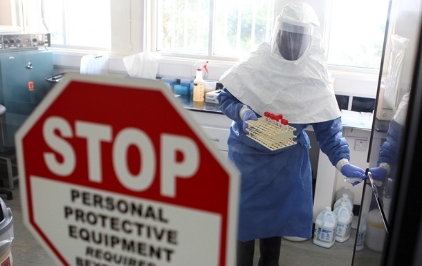Минздрав Украины хочет закупить защитную спецодежду от вируса Эбола