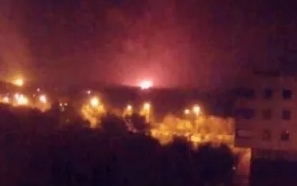 Из-за сильнейшего пожара в Донецке вечером было видно словно днем