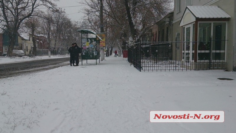 Первый снег в Николаеве: дороги посыпаны, но не убраны