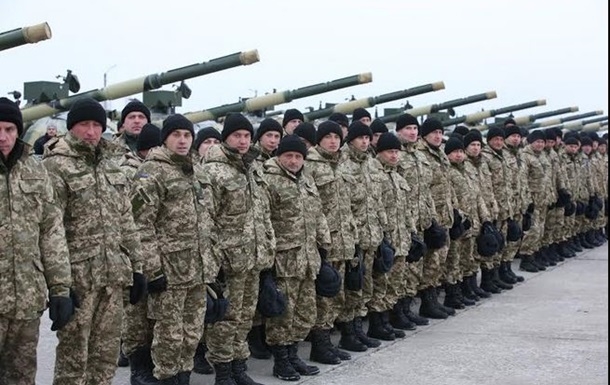 Украина вдвое увеличит производство бронетехники, - Порошенко