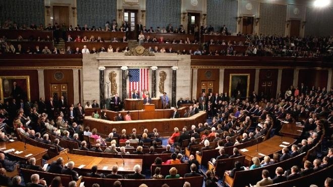Сенат США одобрил закон об оказании военной помощи Украине