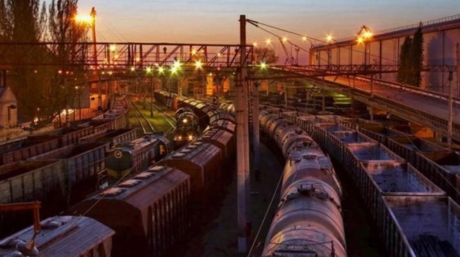 На украинской железной дороге приостанавливались грузовые перевозки из-за проблем с топливом