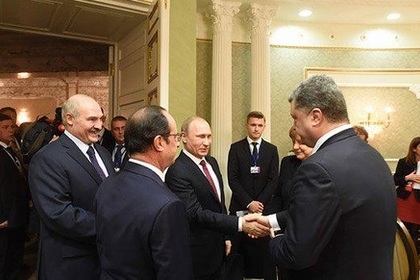 Порошенко и Путин обменялись рукопожатями на минском саммите
