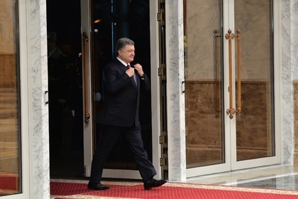 Порошенко ненадолго покинул комнату переговоров «нормандской четверки» - вернулся с охраной