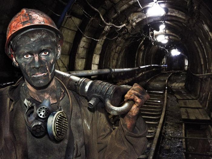 В Украине остановят 12 шахт и сократят 10 тысяч шахтеров