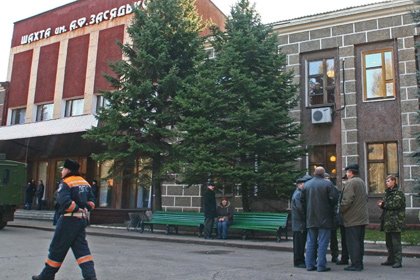 На шахте имени Засядько погибли 30 горняков, - Reuters