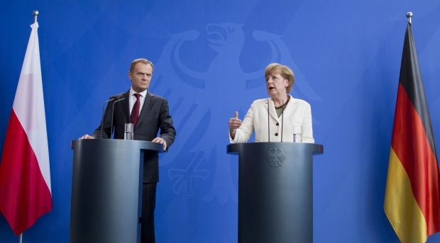 Туск, Меркель и Олланд договорились продлить санкции против России до конца года
