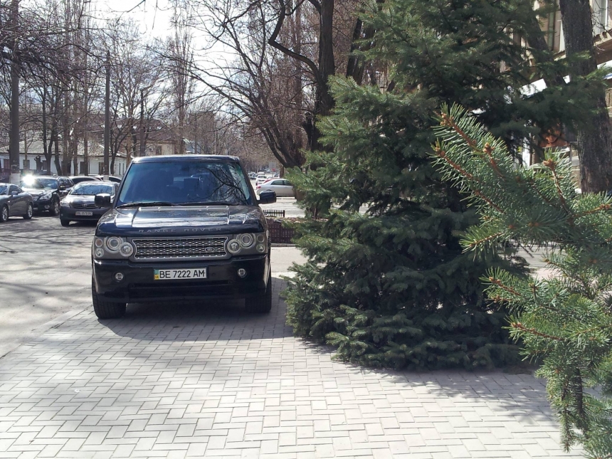 Как паркуются в Николаеве (фото) ОБНОВЛЕНО