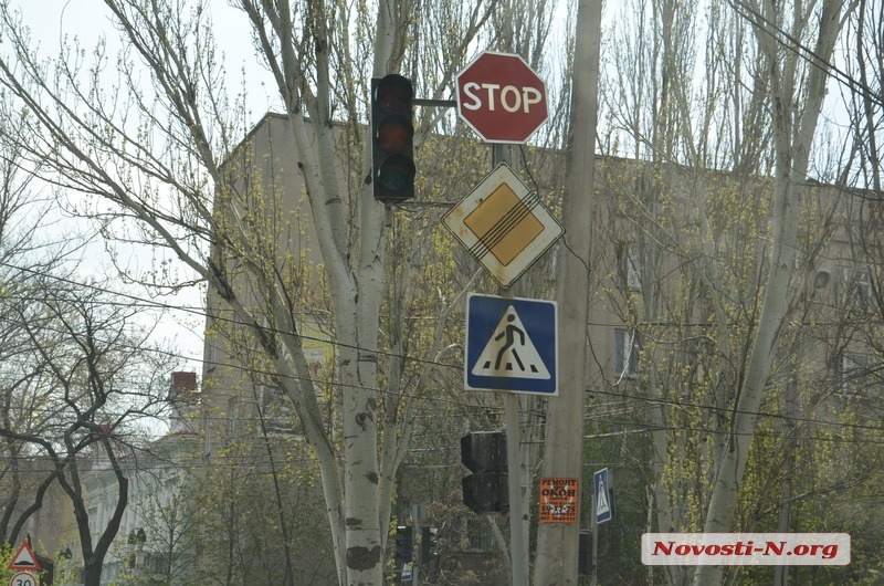 На одном из аварийно опасных перекрестков Николаева не работает светофор