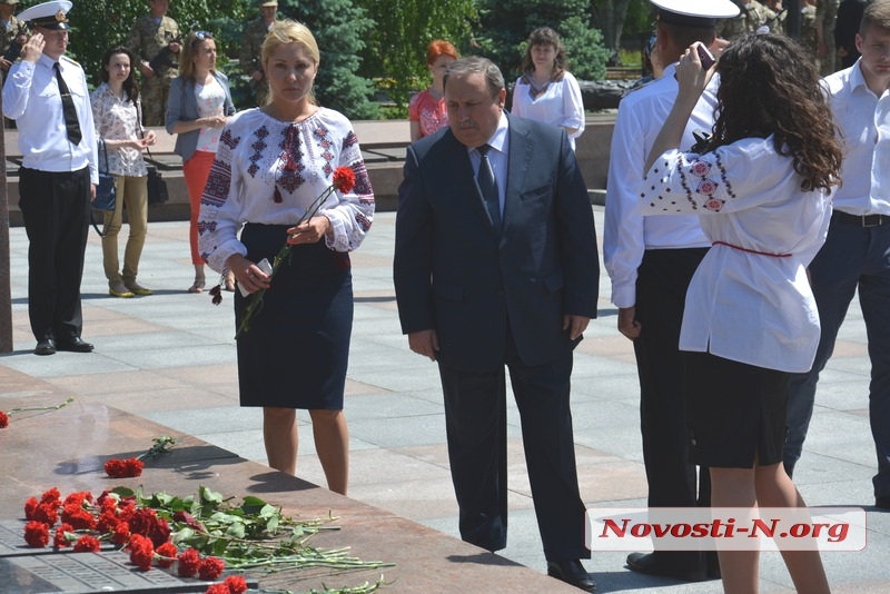 В День вышиванки представители николаевских властей нарядились в национальном стиле