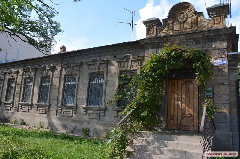 В Николаеве уродуют исторические и архитектурные памятники