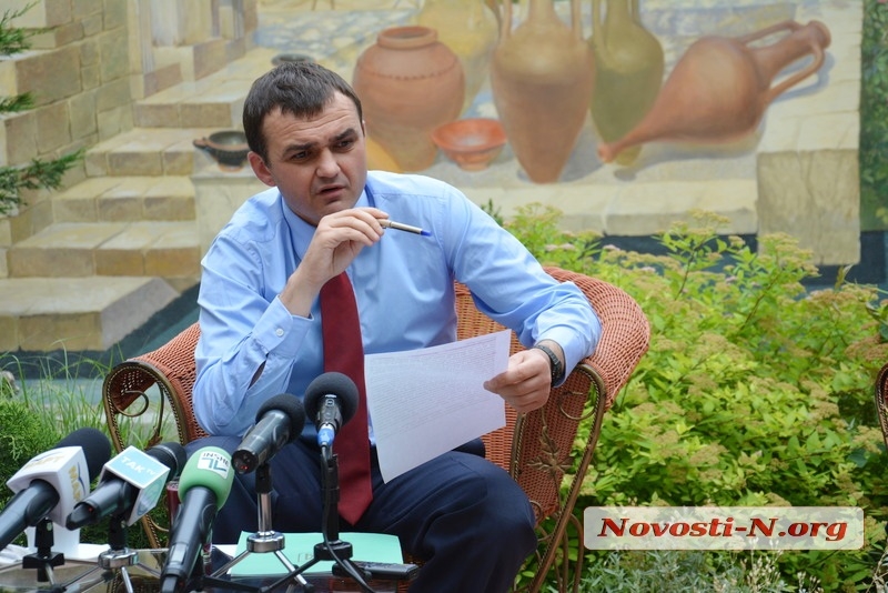 Губернатор Мериков пожалуется Авакову, если сотрудники ГАИ не будут контролировать движение фур на Николаевщине