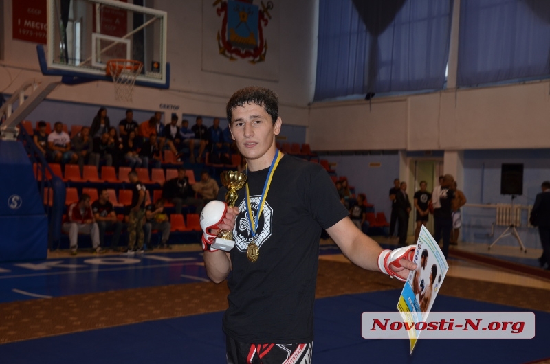 Николаевские бойцы ММА достойно сражались на «Кубке молодежи 2015». ФОТОРЕПОРТАЖ