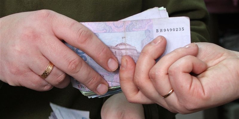 Генпрокуратура задержала двоих николаевских налоговиков во время получения взятки 150 тыс. грн. 