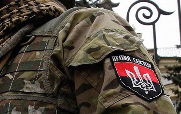 Правый сектор в Мукачево назвал условия сдачи оружия