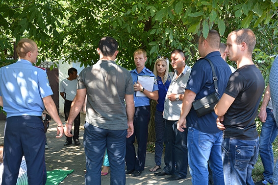 Нападение на валютчика: подозреваемый на следственном эксперименте показал, как расстреливал жертву 