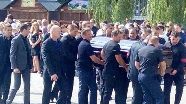 Народного депутата Игоря Еремеева похоронили в родном селе