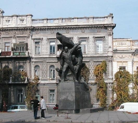 Памятник потемкинцам в Одессе могут вернуть на прежнее место