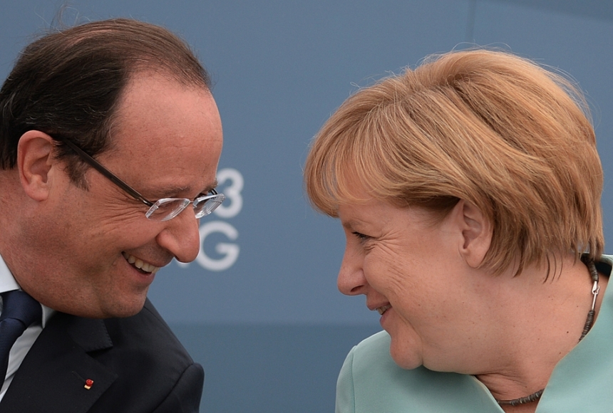 Меркель и Олланд намерены в выходные переговорить с Путиным
