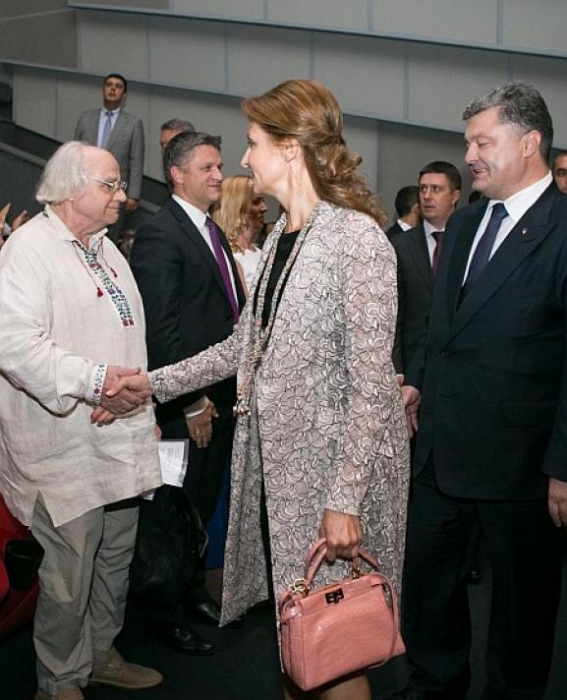 Жена Порошенко рассказала, откуда взяла сумочку за полмиллиона гривен