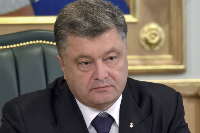  Порошенко призвал расширить санкции против России из-за решения о проведении "выборов" в ДНР/ЛНР