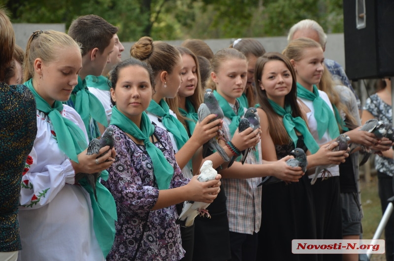 Как открывали «Николаевский двор» на Космонавтов. ФОТОРЕПОРТАЖ