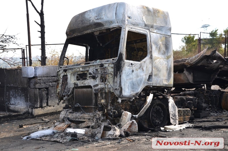 Последствия пожара на АЗС в Николаеве. ФОТО. ВИДЕО