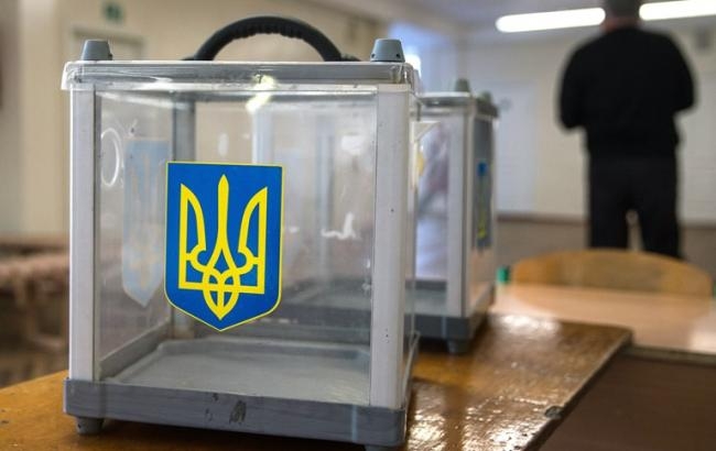 В Украине открылись избирательные участки на местных выборах