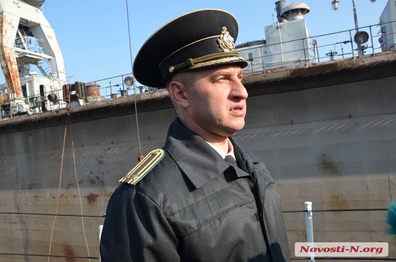 В Николаеве на корабле «Григорий Куропятников» подняли флаг